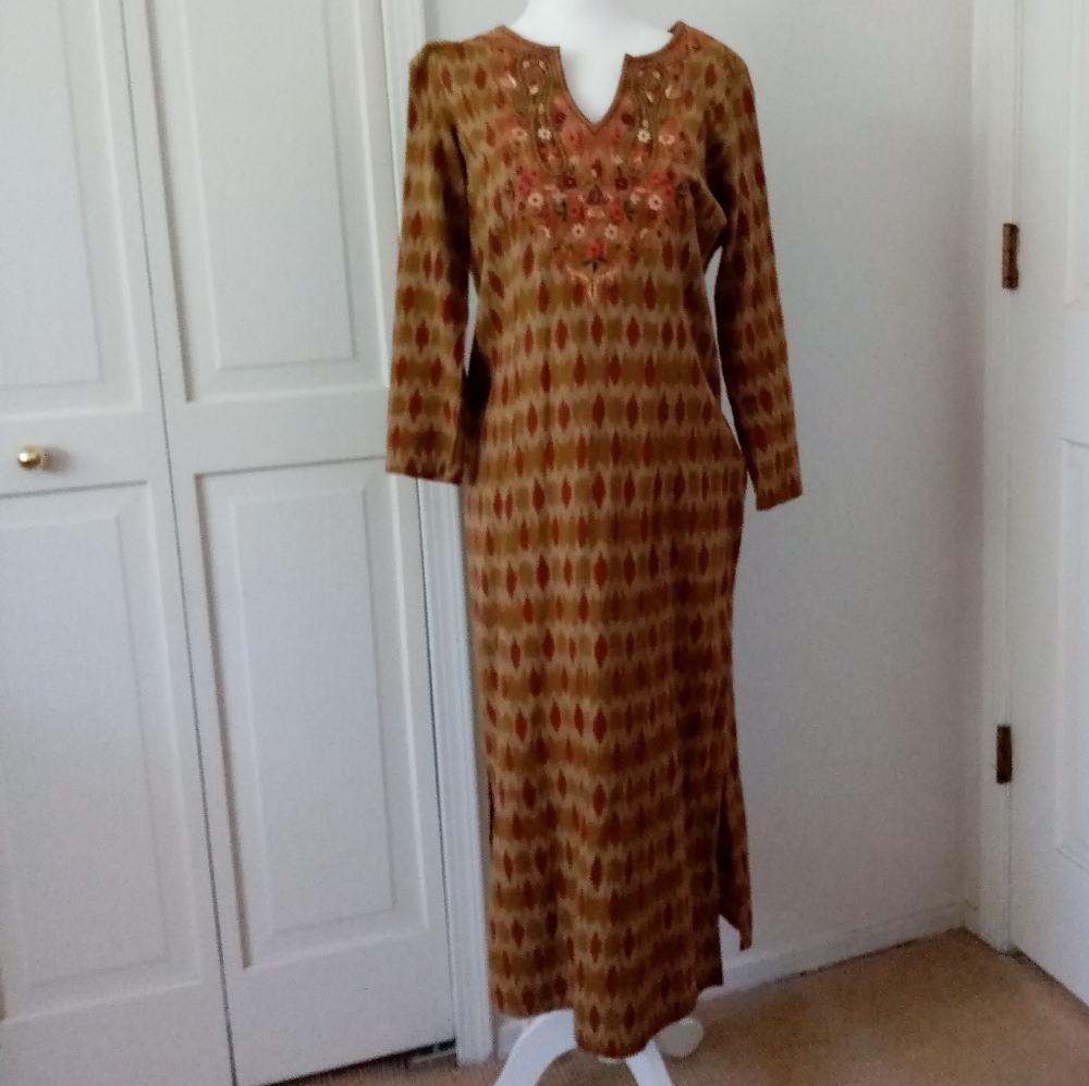 Territory Ahead Exotic, Embroidered Slim Dress